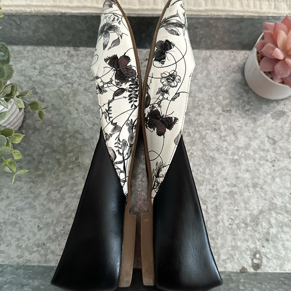 FFC NY Black and White Floral Women's Flats - fits as a size 9 (shoe says 10) - Picture 6 of 10
